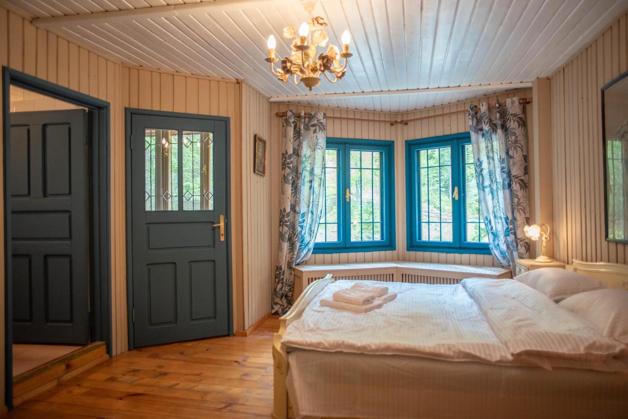 Villa Sara In Sinaia Near Peles & Gondola Экстерьер фото